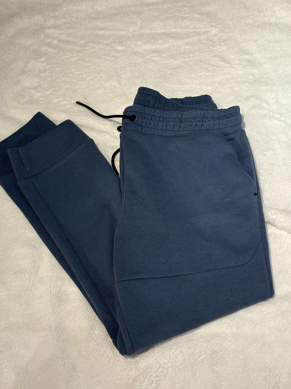 Men’s blue jogger/sweats